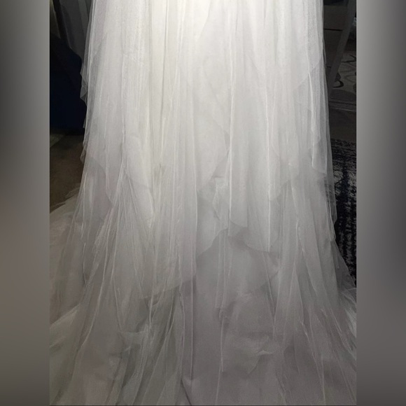 Alfred Angelo Style 5000 Gown. - Picture 7 of 7